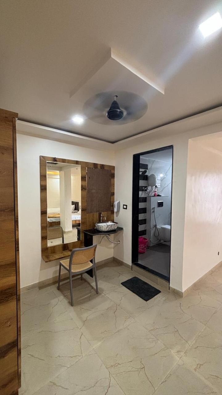 Royal Pure Veg Restaurant And Lodging Ξενοδοχείο Ambegaon Εξωτερικό φωτογραφία