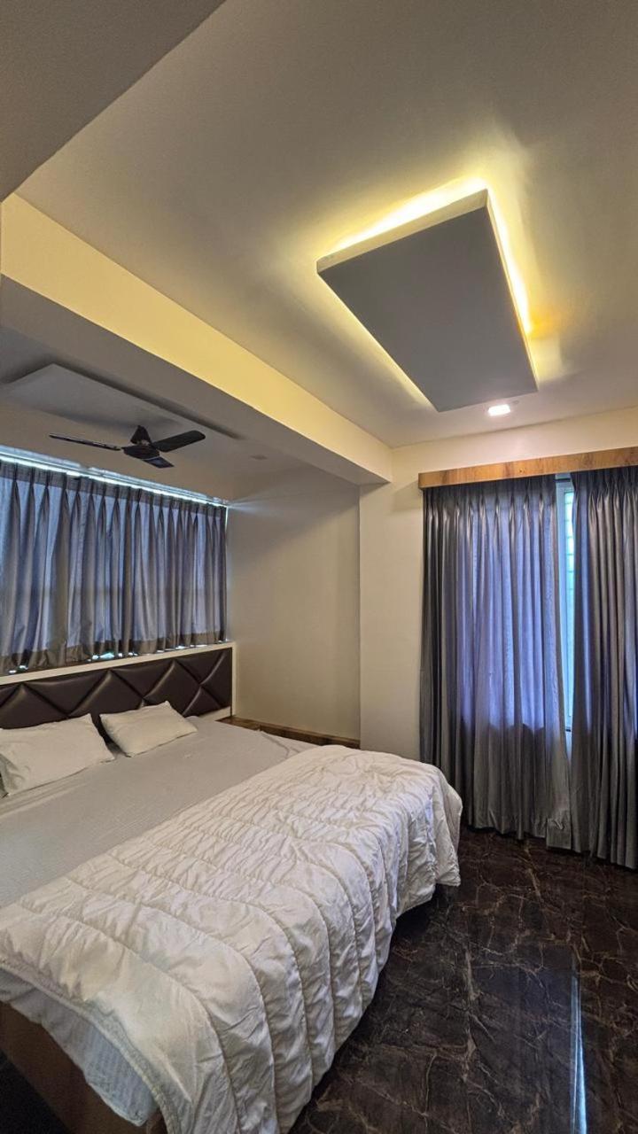 Royal Pure Veg Restaurant And Lodging Ξενοδοχείο Ambegaon Εξωτερικό φωτογραφία