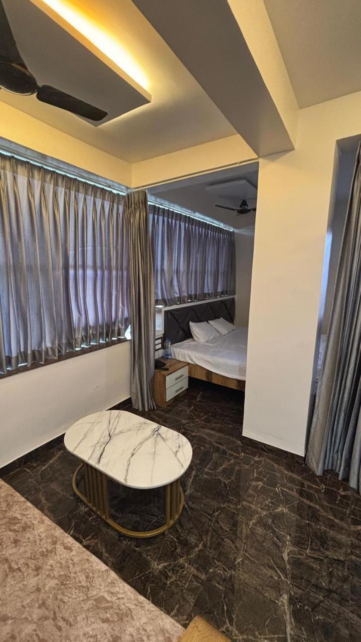 Royal Pure Veg Restaurant And Lodging Ξενοδοχείο Ambegaon Εξωτερικό φωτογραφία